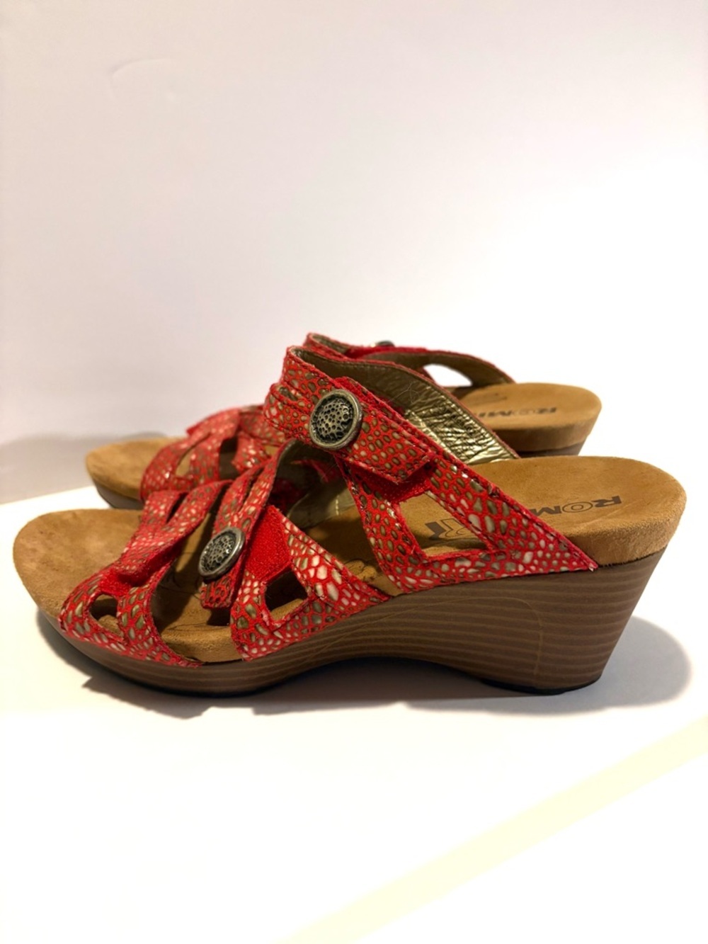 Romika Red snakeskin Patterned Wedge Sandals with Decorative Buttons, Sz 37.